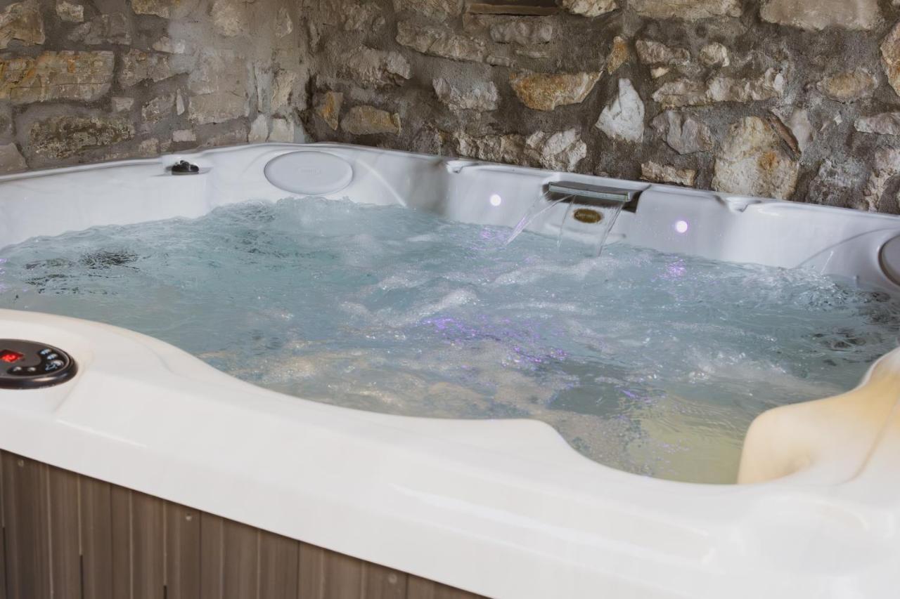 Scardona Rustica, Bed & Breakfast With Jacuzzi, Bbq And Free Parking In Skradin, Krka Apartment Exterior photo